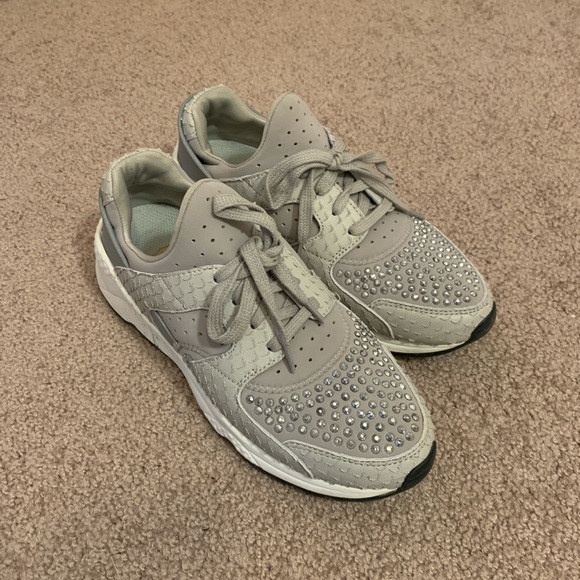 Ash tan/gray sneakers - Picture 2 of 4